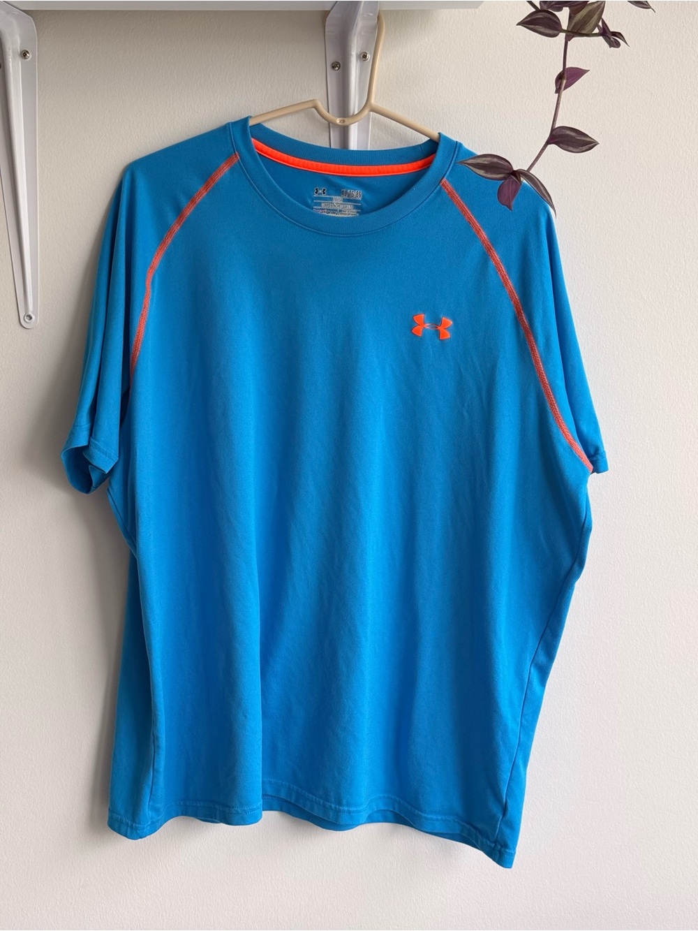 Under Armour HeatGear Shirt Mens XL Blue Orange Raglan Athletic Short Sleeve